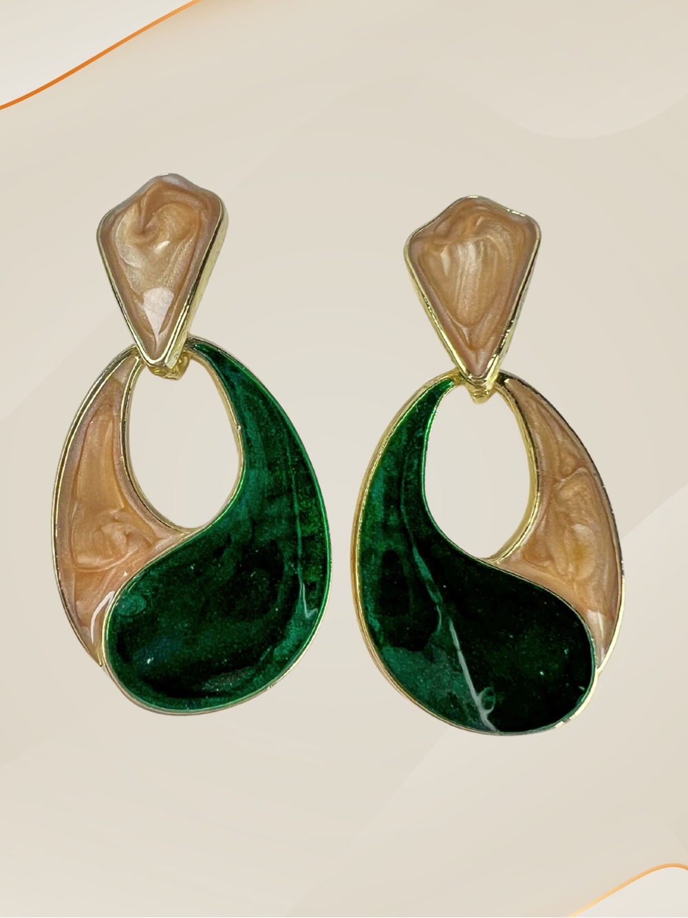 Emerald Green Beige Resin Swirl Drop Earrings Gold Plated Abstract